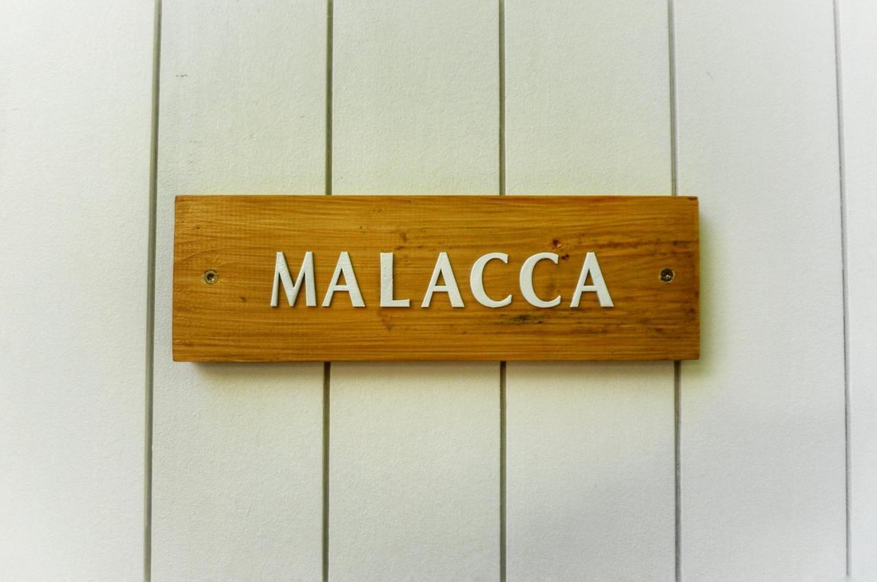 Studio Malacca, Malanga Et Majacudja - O Coeur De 데샤이에스 외부 사진